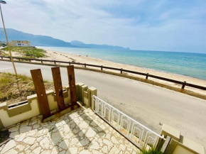 Villa Sorrentino- sulla spiaggia, vista mare, aria c.